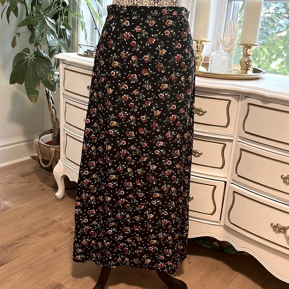 Handmade Floral Midi Skirt - Picture 1 of 5